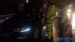 景德鎮交警三大隊春節期間長抓酒駕不放松