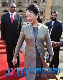 習近平夫人出訪6天參加多個公益活動 展親民形象