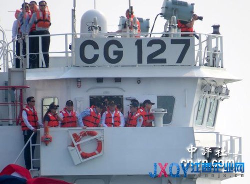 馬英九登上新北艦出海視察海巡艦隊操演。（中評社倪鴻祥攝）