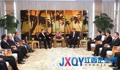 習(xí)近平會見蕭萬長 稱將保持對臺政策連續(xù)性