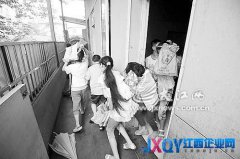 新建縣競暉學校：兒童節(jié)補課還叫學生“掩面而
