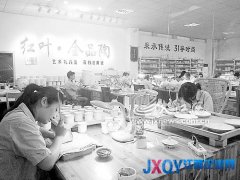 千年瓷都堅(jiān)持“兩條腿走路” 做強(qiáng)陶瓷文化產(chǎn)業(yè)